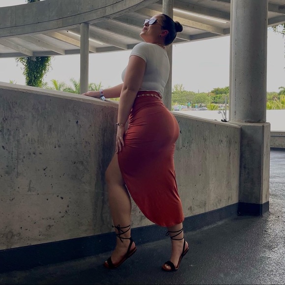 Satin rust asymmetrical ruched open slit skirt - Picture 8 of 9